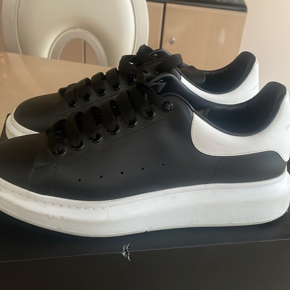 Alexander mqueens - Picture 2 of 3